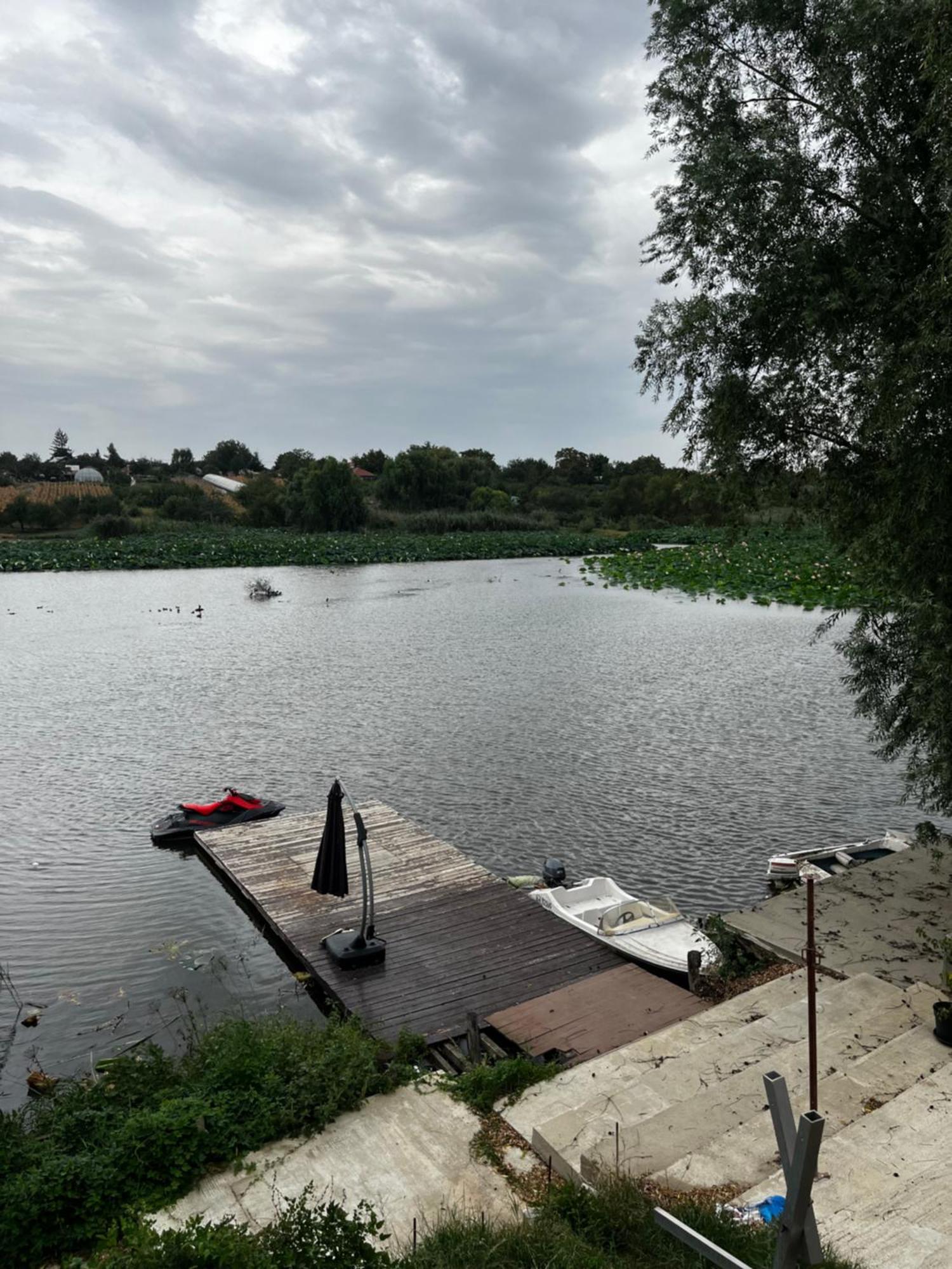 Hotel La Nuferi Lac To Therme & Aeroport Otopeni Snagov Exteriér fotografie